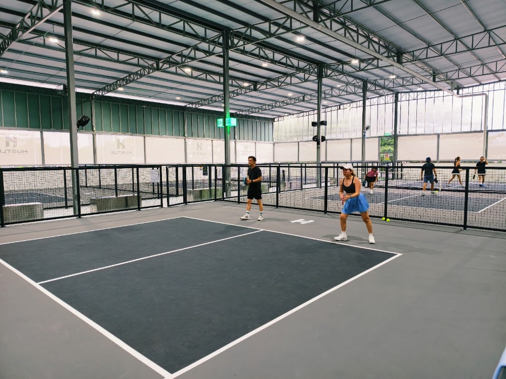 HUSTLR Pickleball & Social Club