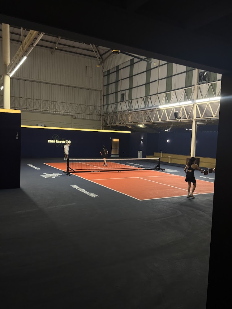 Racket Reserved Club